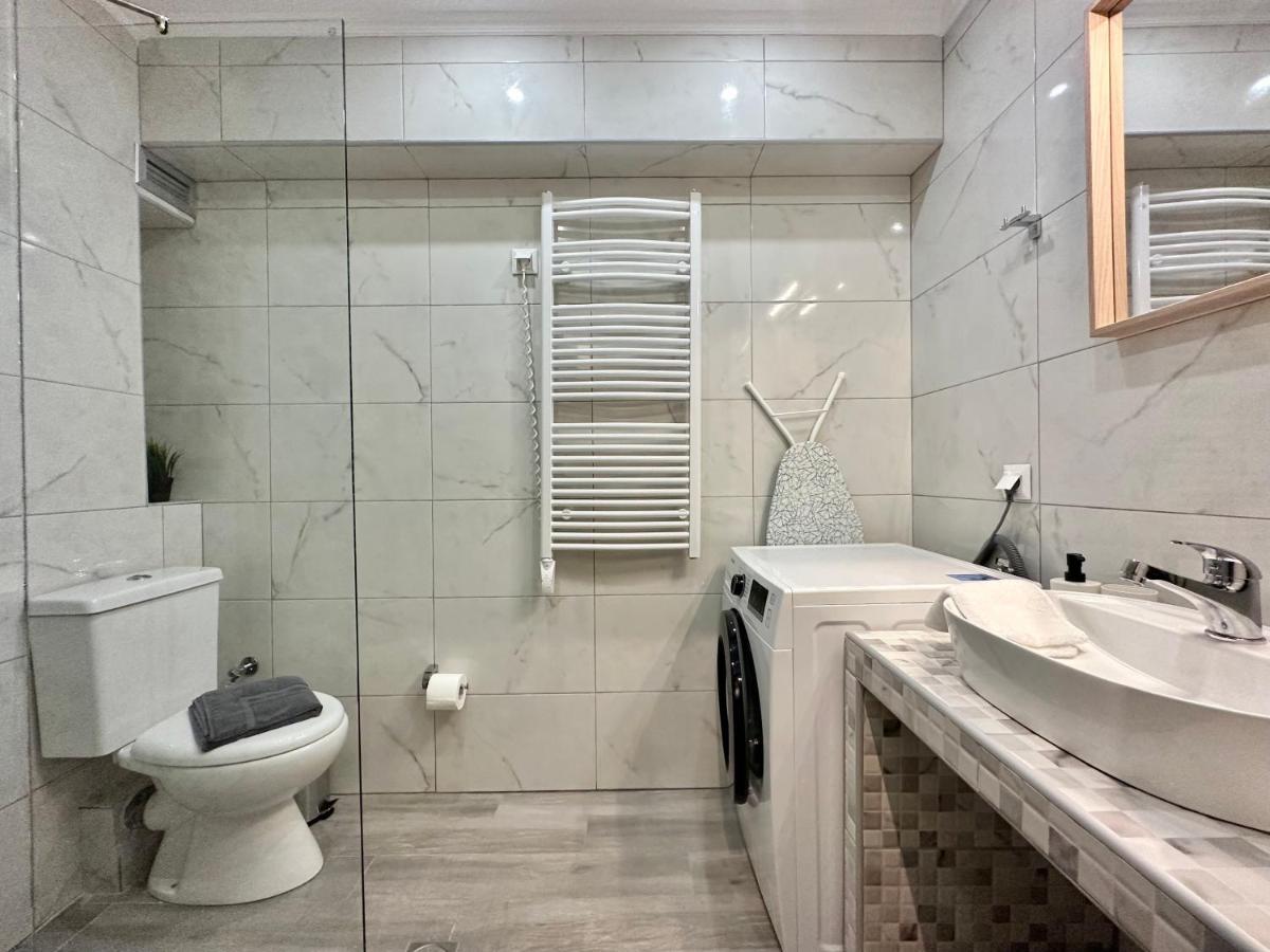 Aura Suite V6 By Halu! Thessaloniki Exterior photo